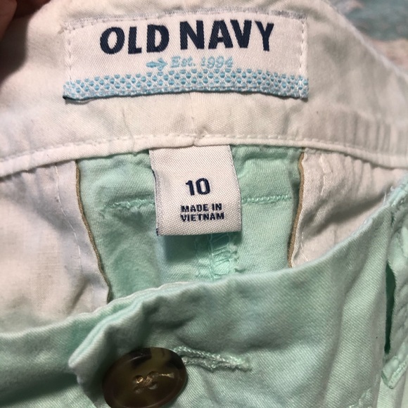 2 Pair Old Navy Shorts - Picture 5 of 5
